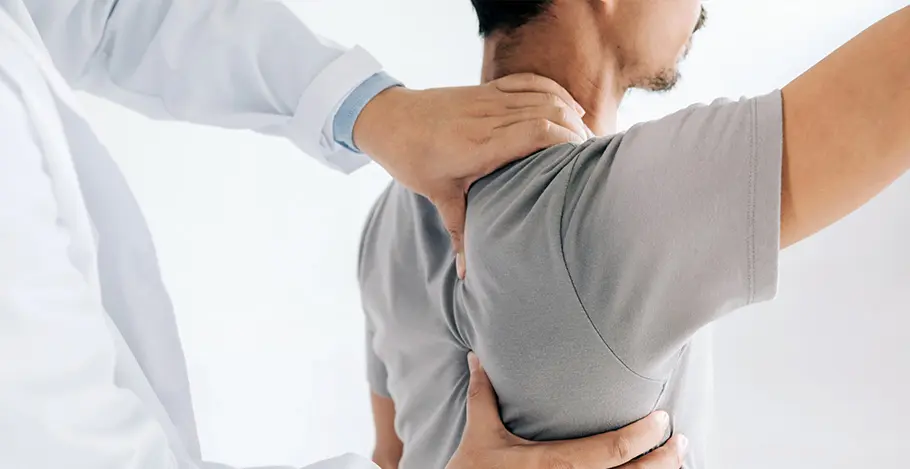 Understanding Shoulder Pain and the Right Time to See an Orthopedic Doctor in Ahmedabad