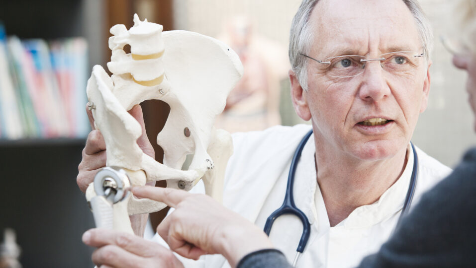 How Orthopedic Specialists in Ahmedabad Diagnose and Treat Tendinitis